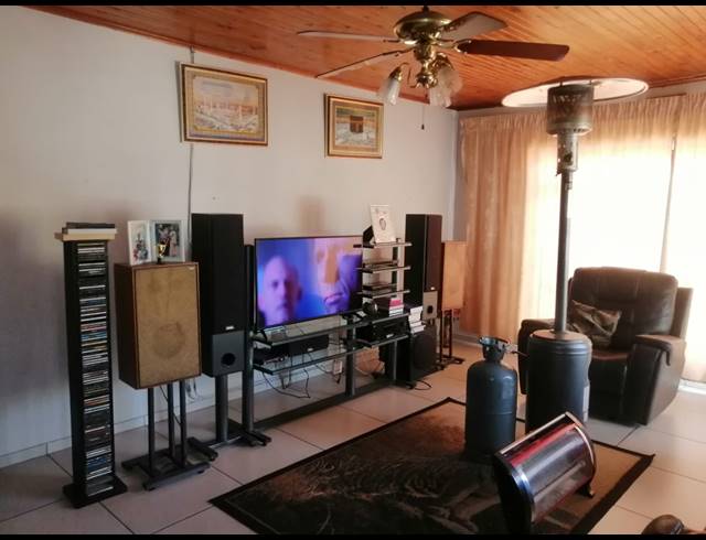 3 BEDROOM HOUSE FOR SALE IN VANDERBIJLPARK CE 5